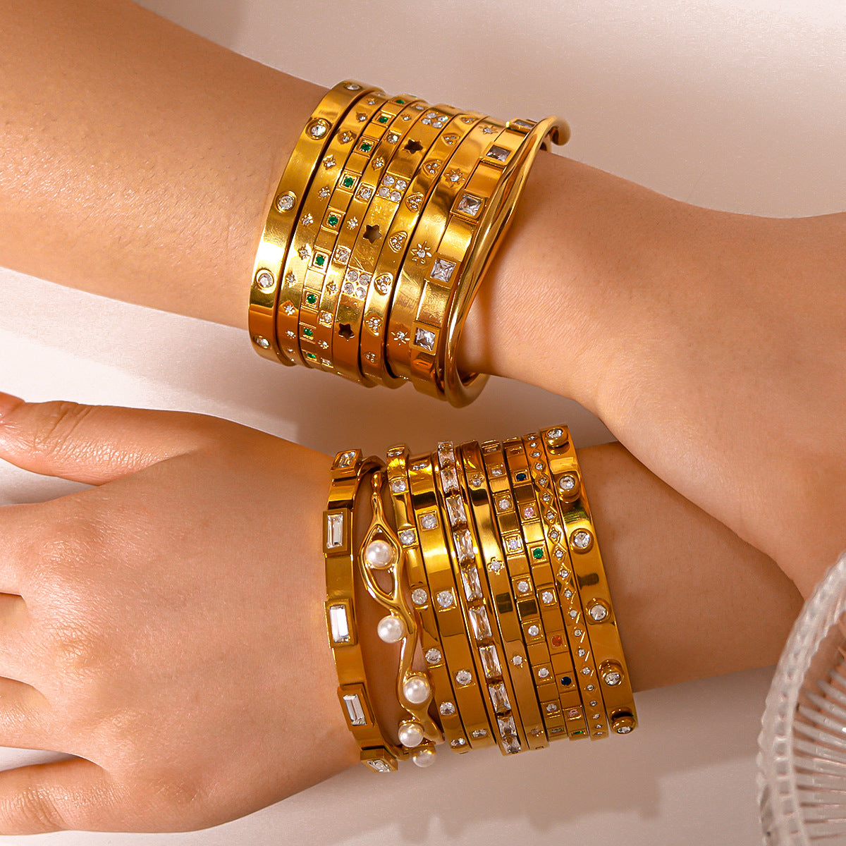 True gold electroplated color-keeping jewelry bracelet