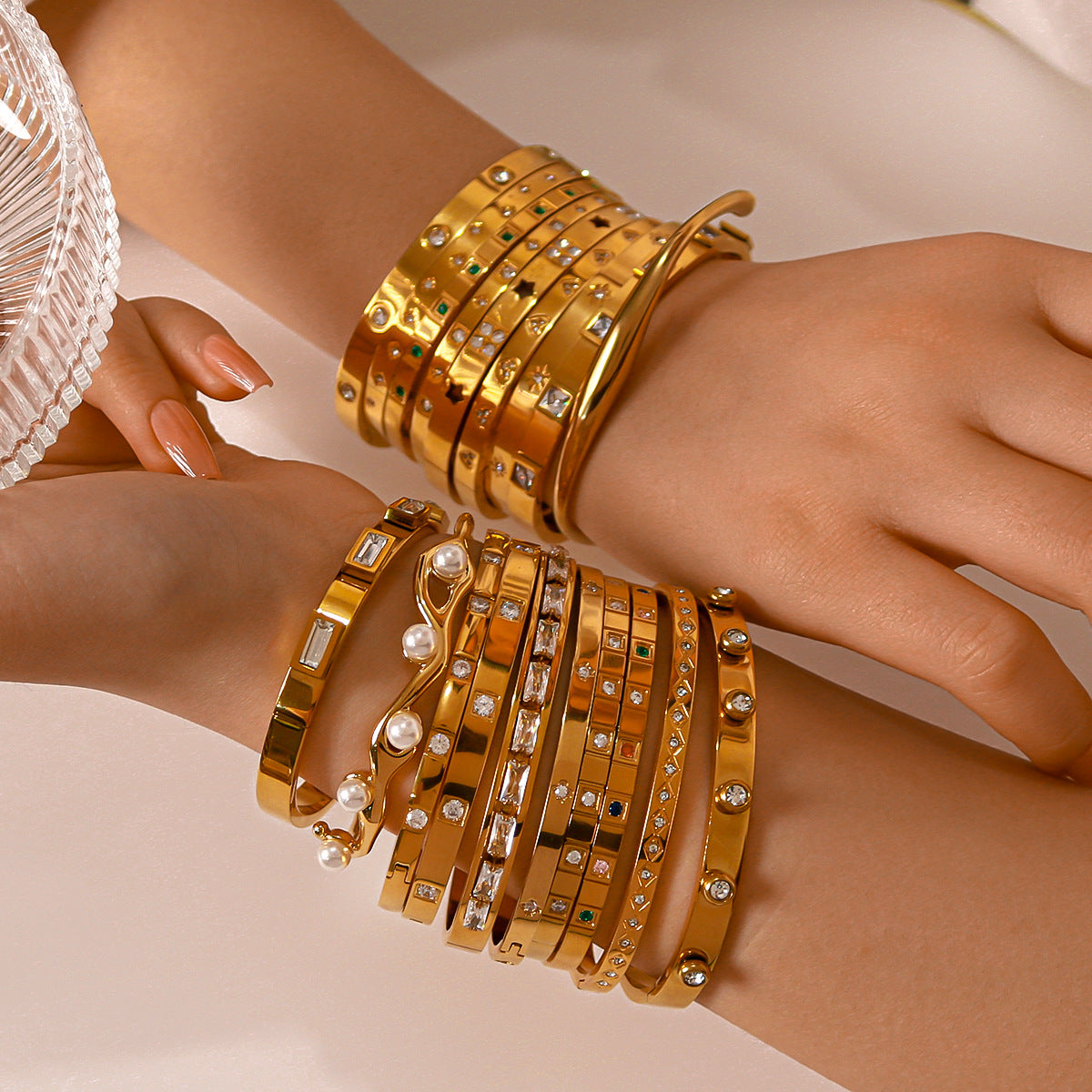 True gold electroplated color-keeping jewelry bracelet